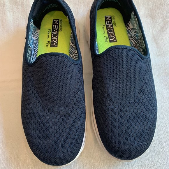 Skechers Navy Memory Form Fit Slip On - Picture 1 of 5